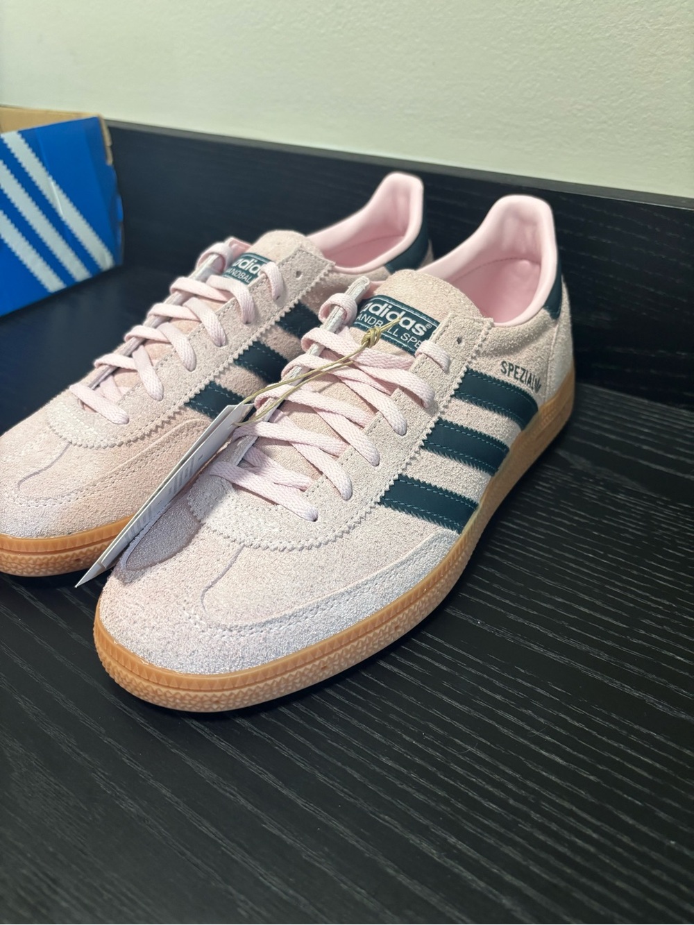 New in Box Adidas Handball Spezial women’s 8 pink/grey